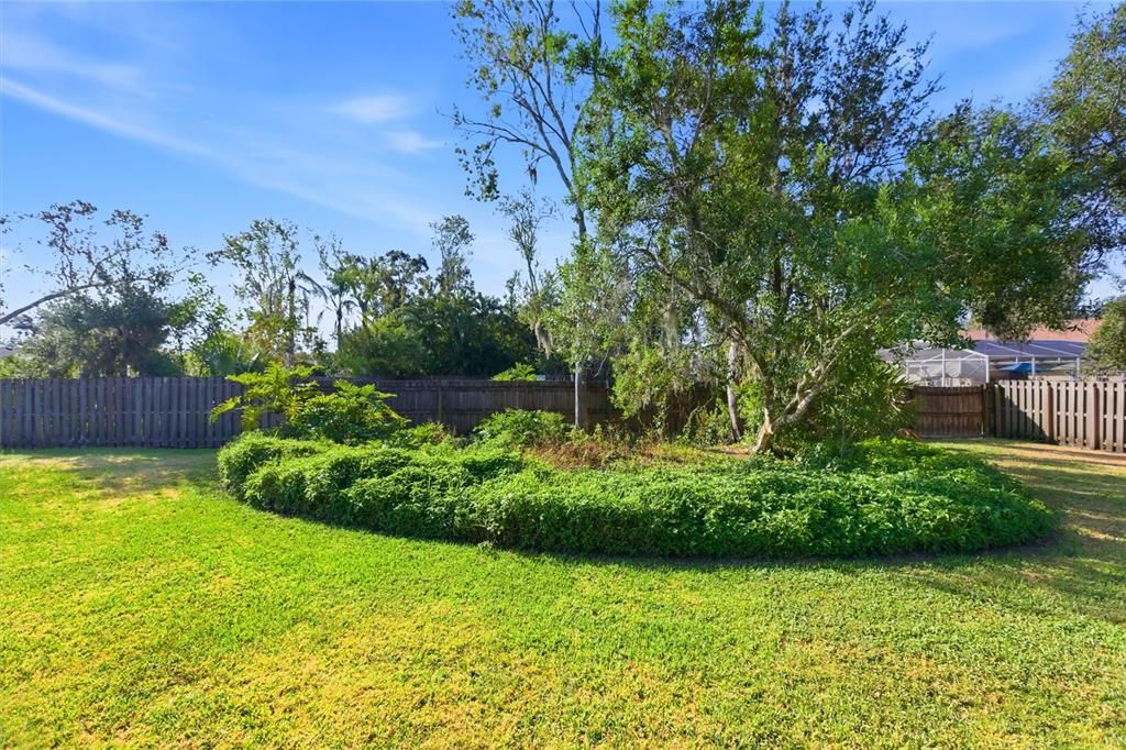 Active With Contract: $349,000 (3 beds, 2 baths, 1424 Square Feet)