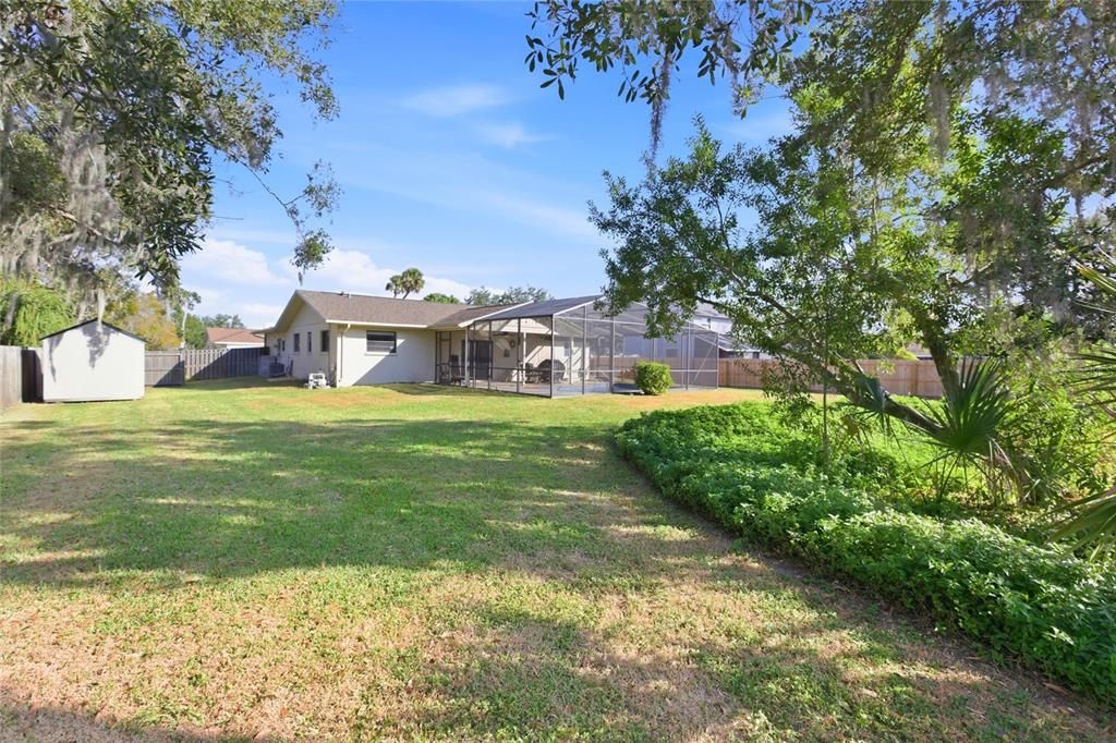 Active With Contract: $349,000 (3 beds, 2 baths, 1424 Square Feet)