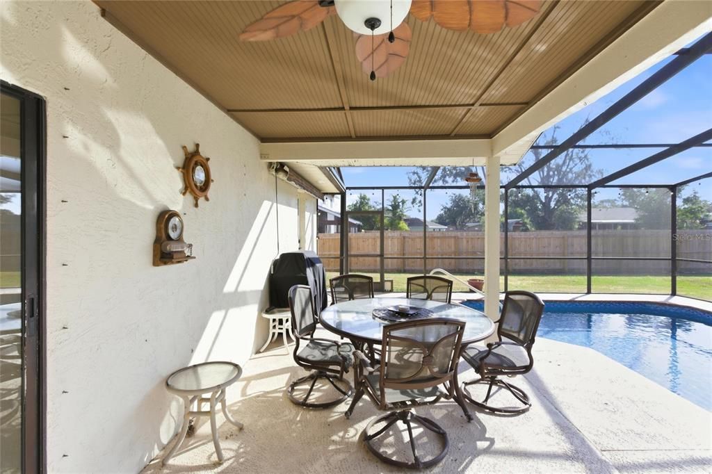 Active With Contract: $349,000 (3 beds, 2 baths, 1424 Square Feet)