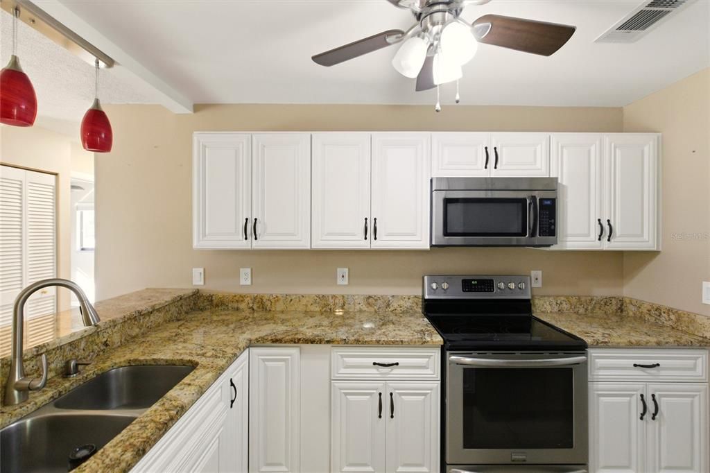 Active With Contract: $349,000 (3 beds, 2 baths, 1424 Square Feet)