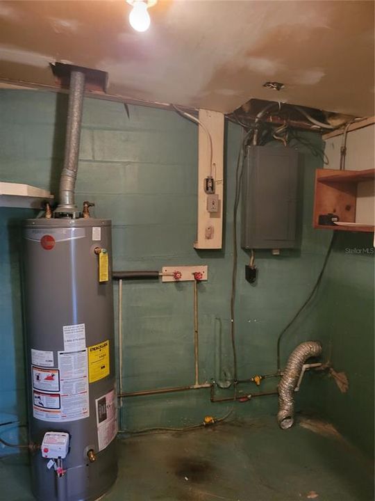 合同活跃: $225,000 (3 贝兹, 1 浴室, 1120 平方英尺)