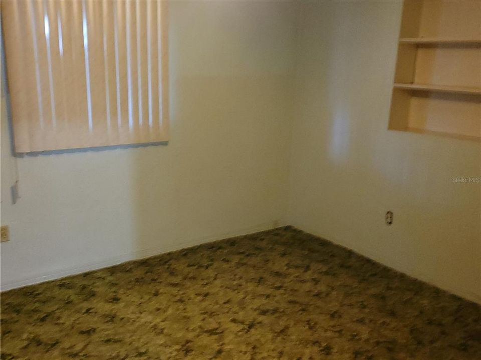 合同活跃: $225,000 (3 贝兹, 1 浴室, 1120 平方英尺)