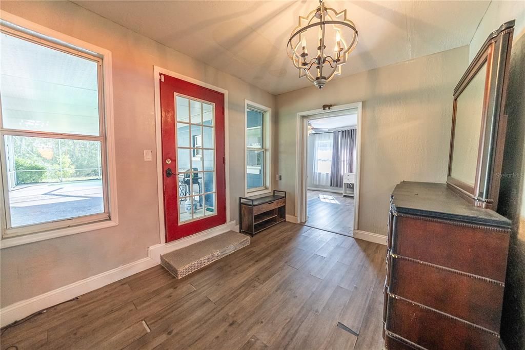 For Sale: $297,000 (3 beds, 3 baths, 1898 Square Feet)