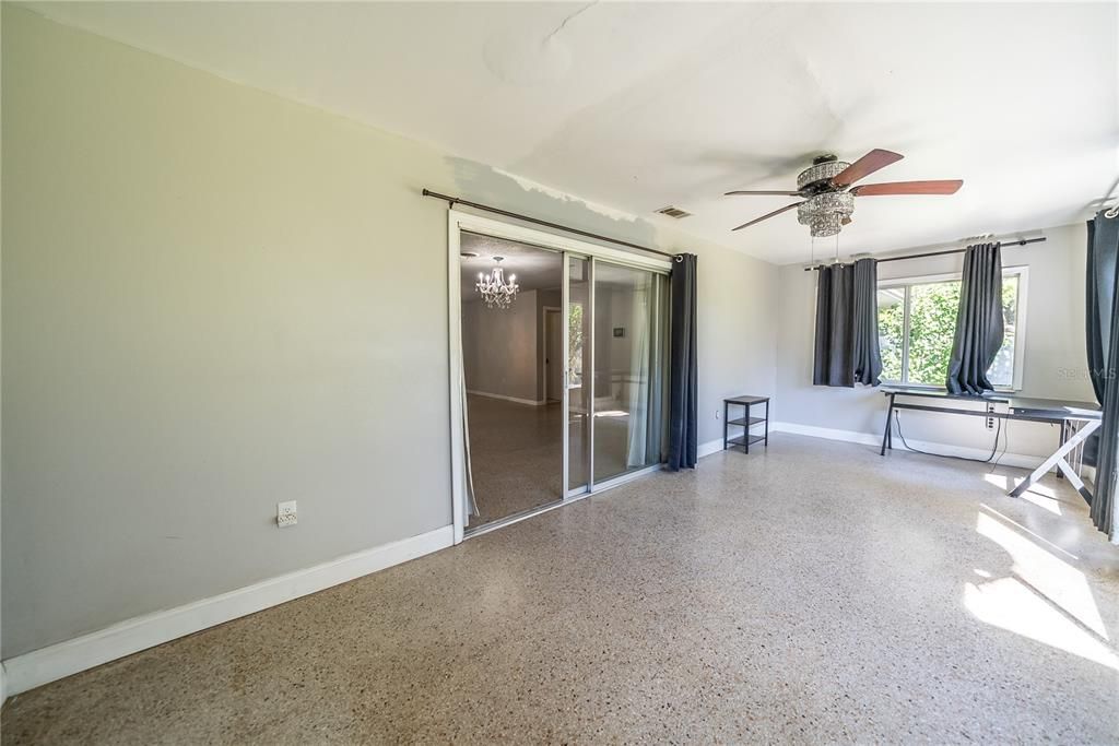 For Sale: $297,000 (3 beds, 3 baths, 1898 Square Feet)