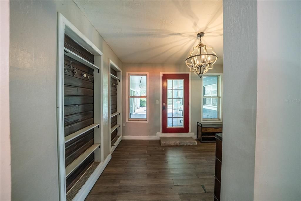 For Sale: $297,000 (3 beds, 3 baths, 1898 Square Feet)