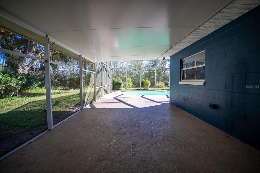 For Sale: $297,000 (3 beds, 3 baths, 1898 Square Feet)