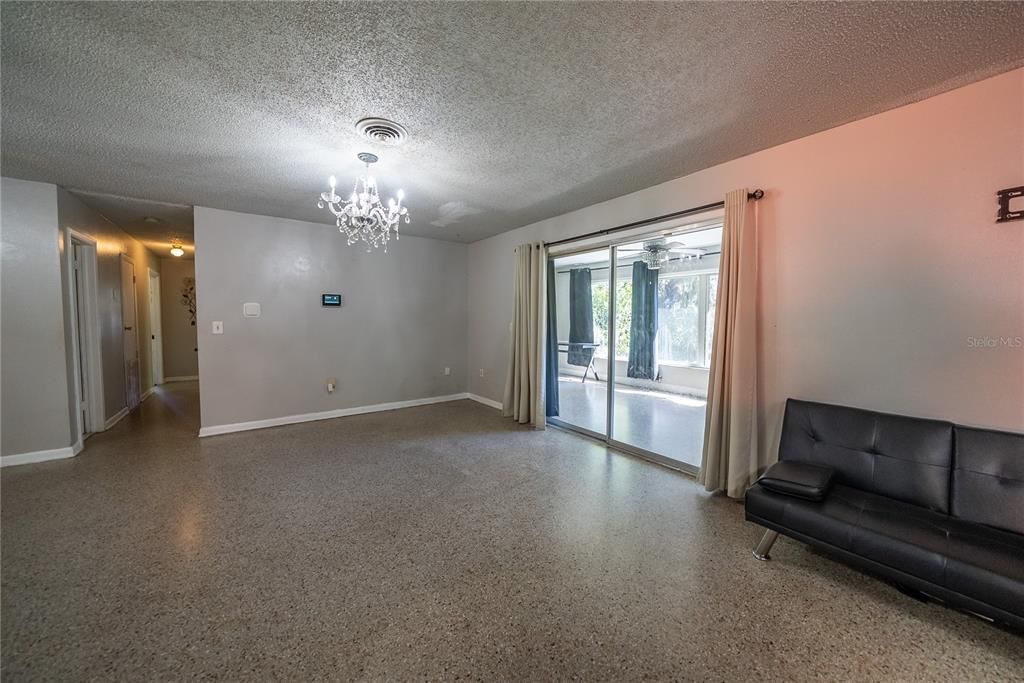 For Sale: $297,000 (3 beds, 3 baths, 1898 Square Feet)