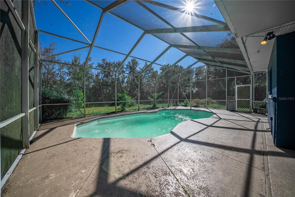 For Sale: $297,000 (3 beds, 3 baths, 1898 Square Feet)