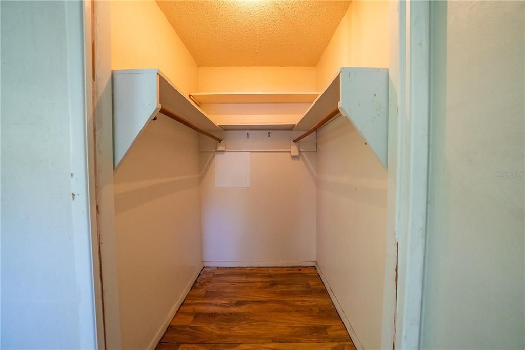 For Sale: $297,000 (3 beds, 3 baths, 1898 Square Feet)