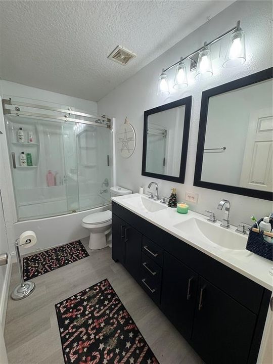 En Venta: $499,900 (4 camas, 2 baños, 2846 Pies cuadrados)