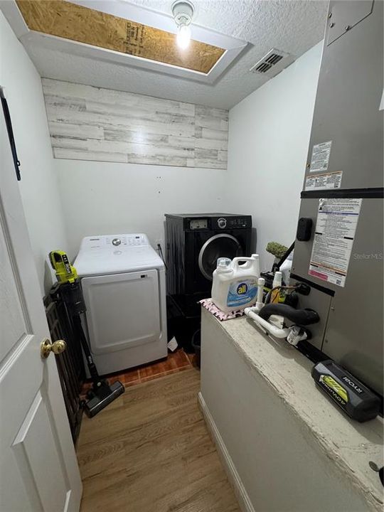 En Venta: $499,900 (4 camas, 2 baños, 2846 Pies cuadrados)