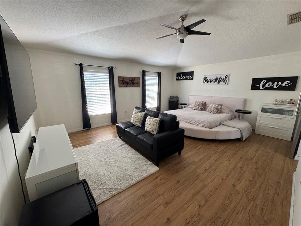 En Venta: $499,900 (4 camas, 2 baños, 2846 Pies cuadrados)