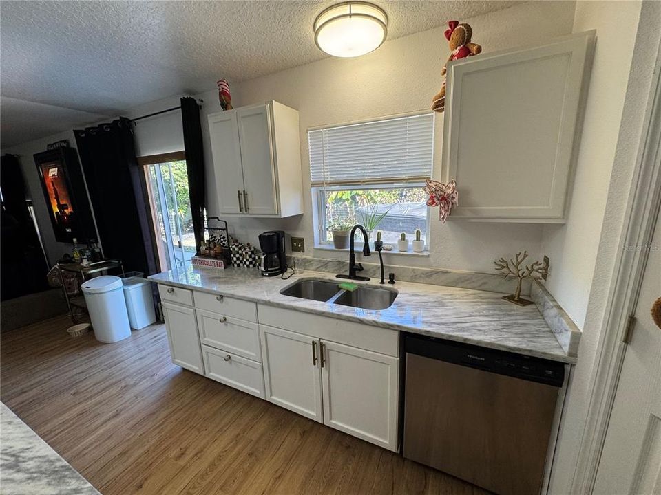 En Venta: $499,900 (4 camas, 2 baños, 2846 Pies cuadrados)