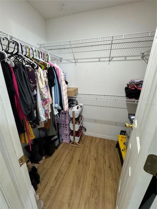 En Venta: $499,900 (4 camas, 2 baños, 2846 Pies cuadrados)