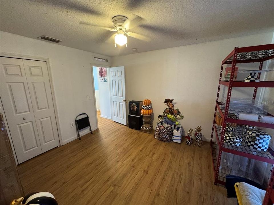 En Venta: $499,900 (4 camas, 2 baños, 2846 Pies cuadrados)