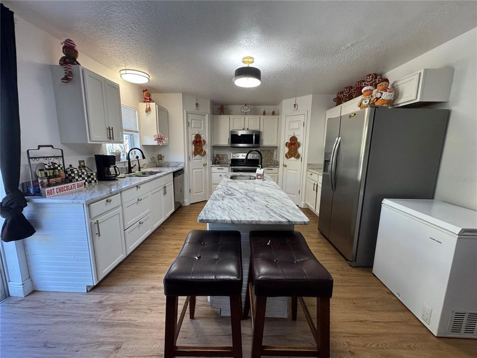 En Venta: $499,900 (4 camas, 2 baños, 2846 Pies cuadrados)