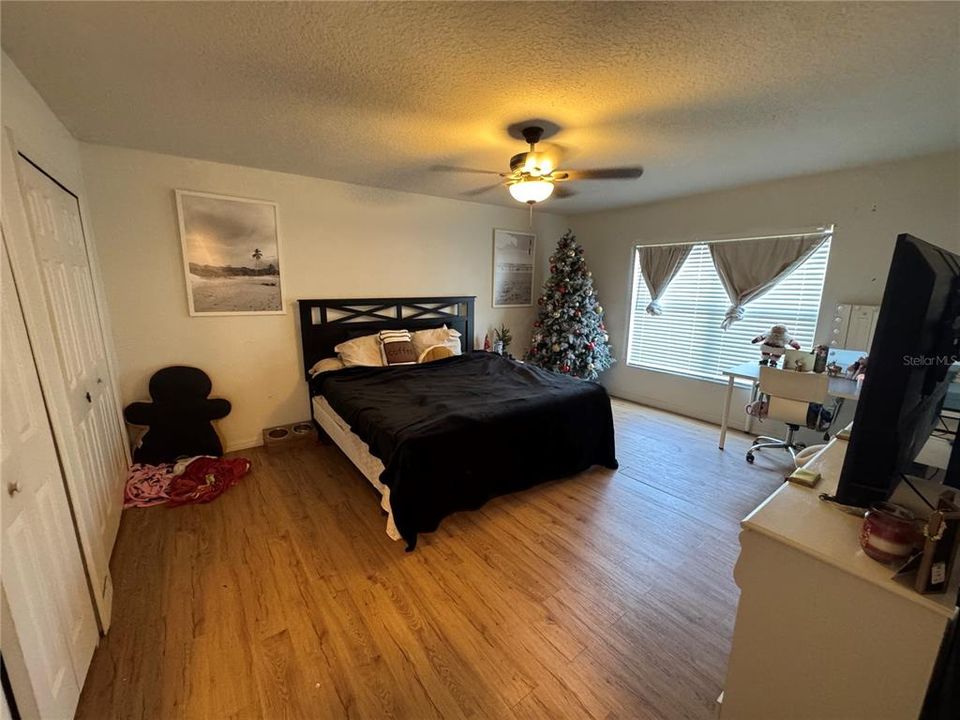 En Venta: $499,900 (4 camas, 2 baños, 2846 Pies cuadrados)