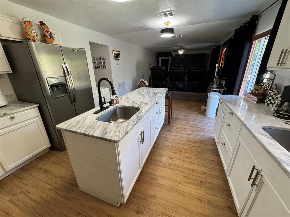 En Venta: $499,900 (4 camas, 2 baños, 2846 Pies cuadrados)