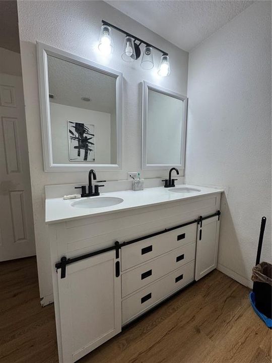 En Venta: $499,900 (4 camas, 2 baños, 2846 Pies cuadrados)