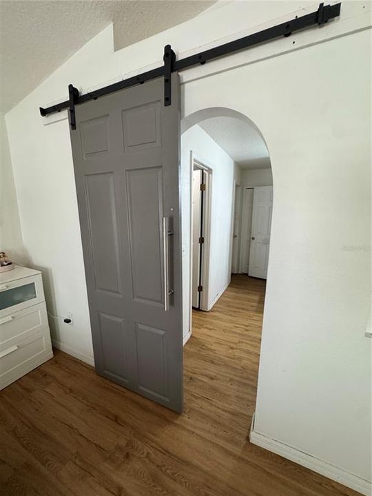 En Venta: $499,900 (4 camas, 2 baños, 2846 Pies cuadrados)