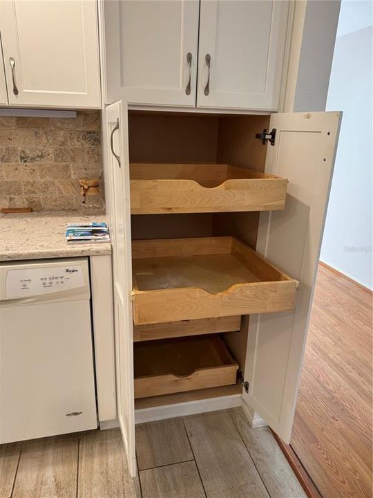 待售: $184,900 (2 贝兹, 2 浴室, 1372 平方英尺)