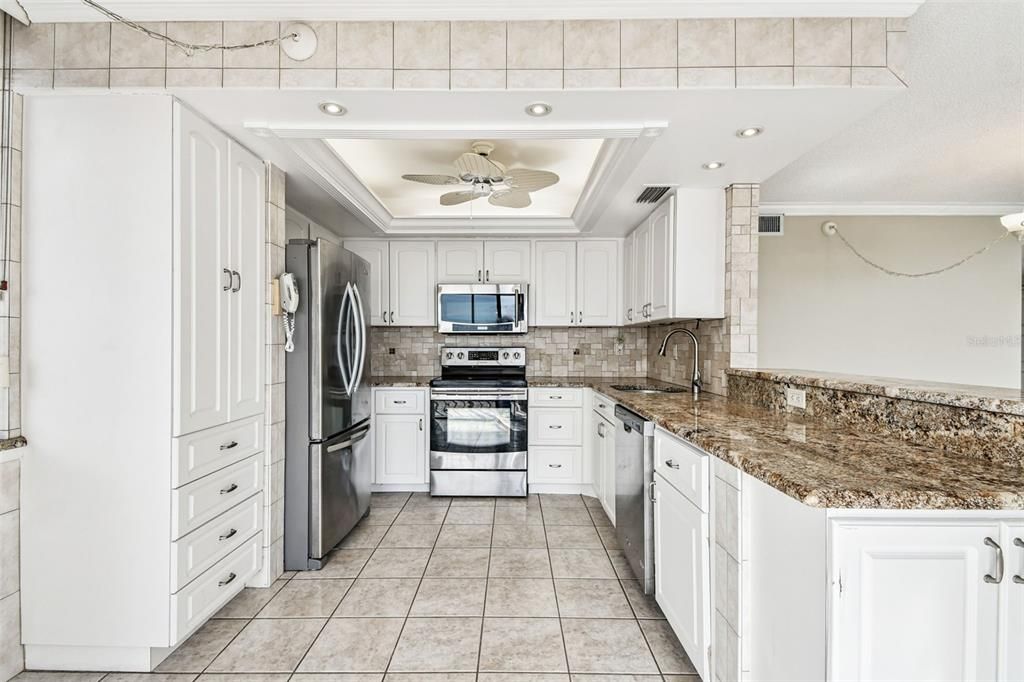 待售: $424,900 (2 贝兹, 2 浴室, 1050 平方英尺)