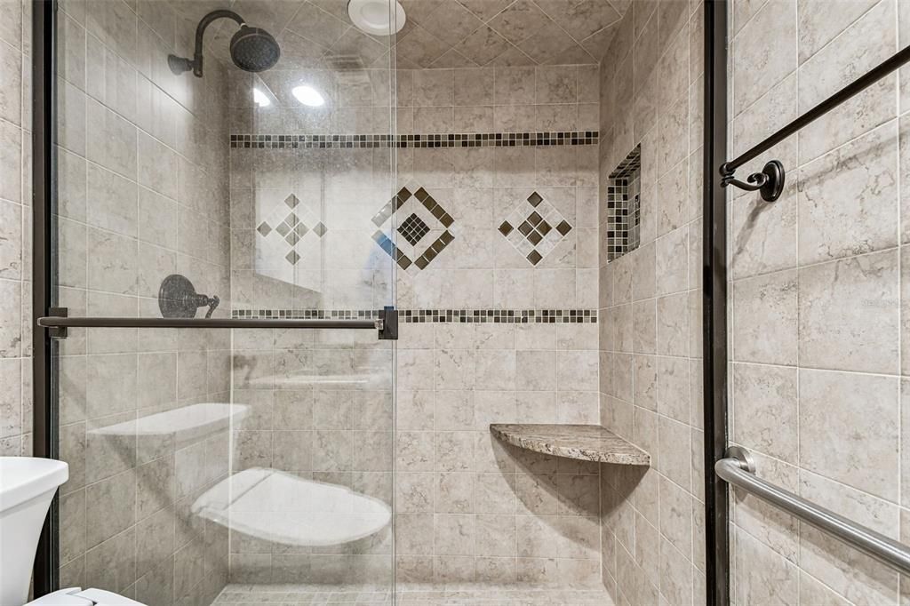 待售: $424,900 (2 贝兹, 2 浴室, 1050 平方英尺)