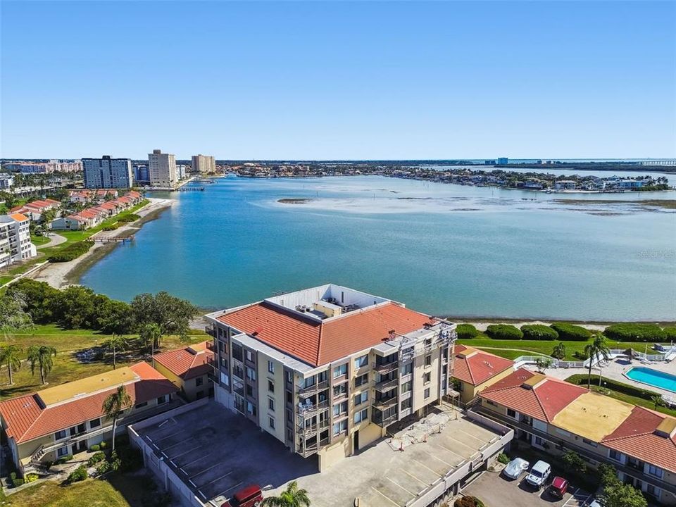 待售: $424,900 (2 贝兹, 2 浴室, 1050 平方英尺)