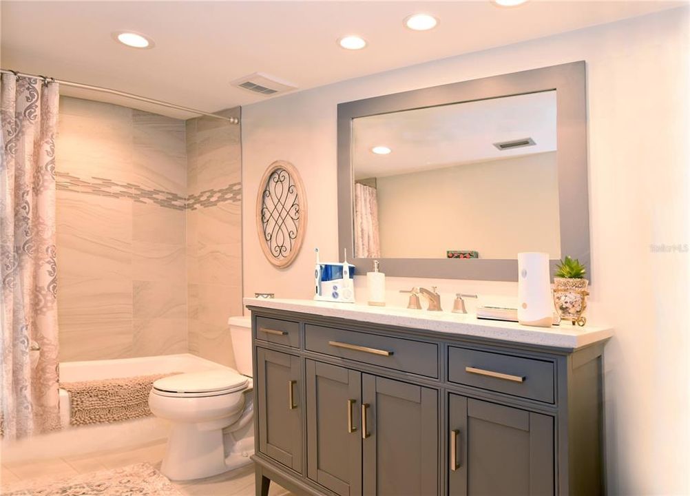 For Rent: $3,200 (2 beds, 2 baths, 1110 Square Feet)