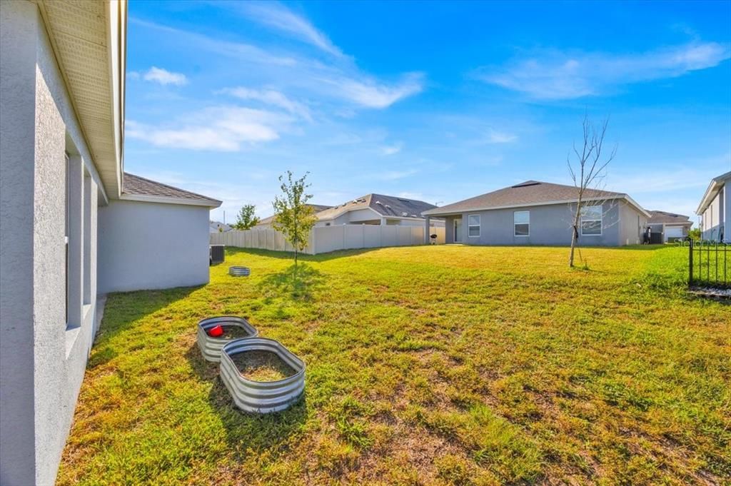 На продажу: $325,000 (4 спален, 2 ванн, 1767 Квадратных фут)