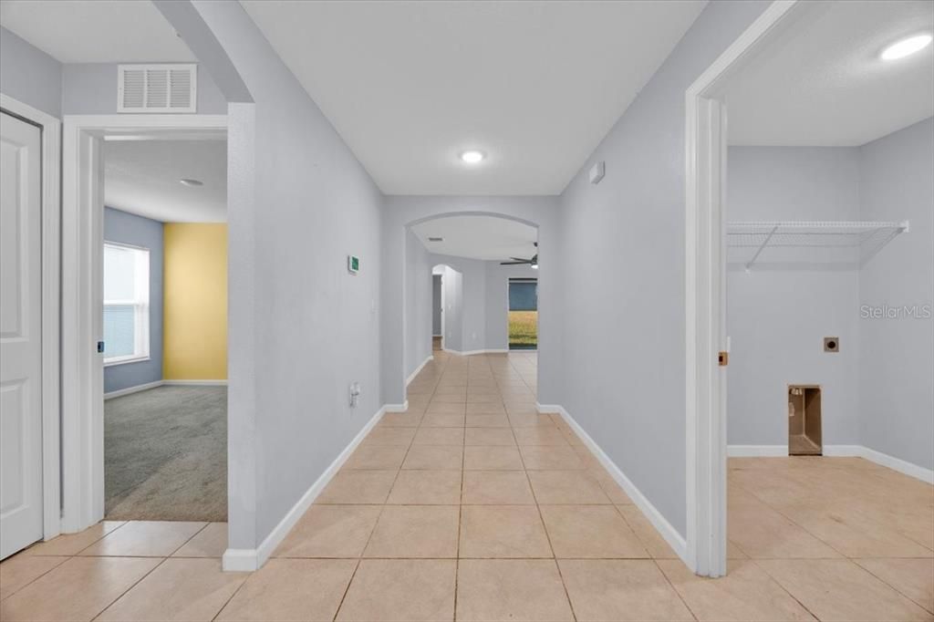 На продажу: $325,000 (4 спален, 2 ванн, 1767 Квадратных фут)