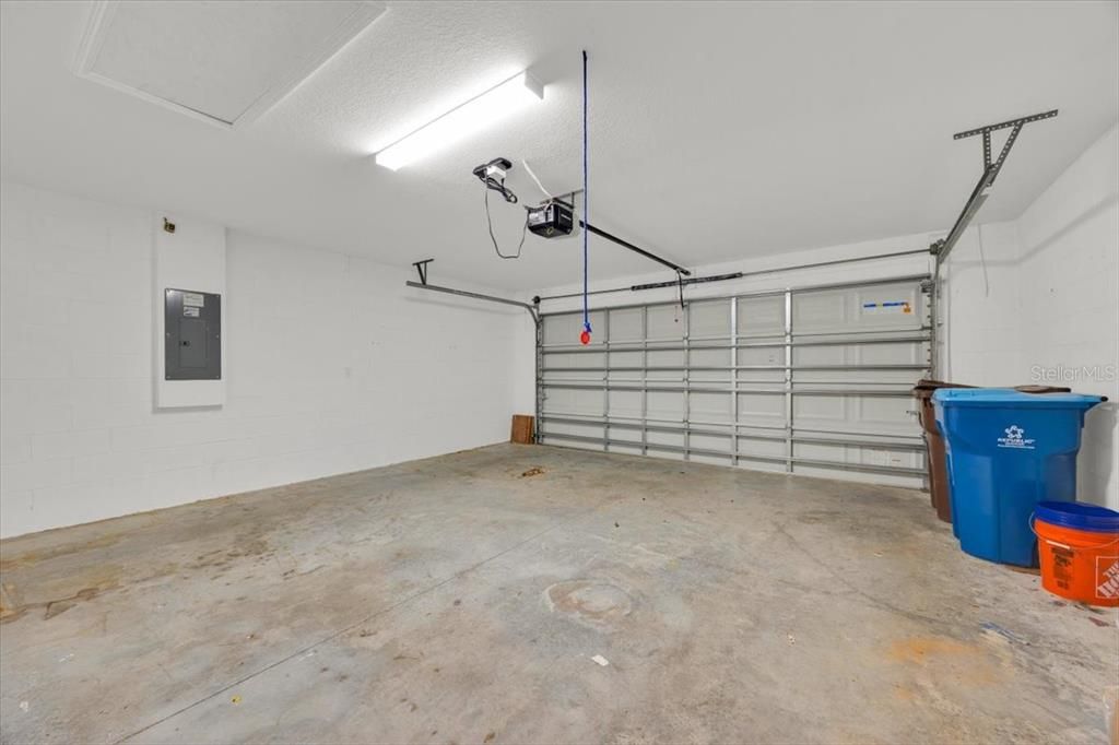 На продажу: $325,000 (4 спален, 2 ванн, 1767 Квадратных фут)