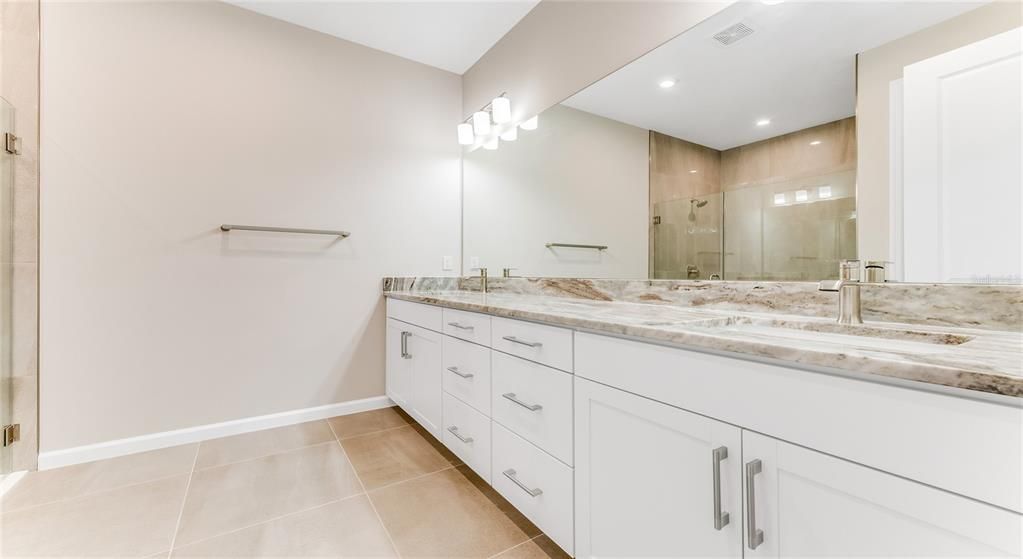 For Sale: $534,990 (3 beds, 2 baths, 1983 Square Feet)