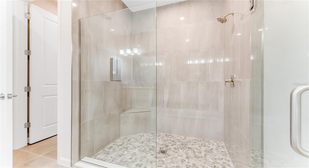 For Sale: $534,990 (3 beds, 2 baths, 1983 Square Feet)