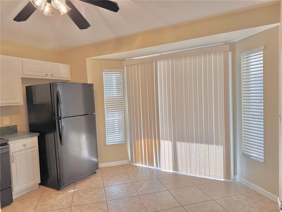 В аренду: $2,150 (3 спален, 2 ванн, 1317 Квадратных фут)