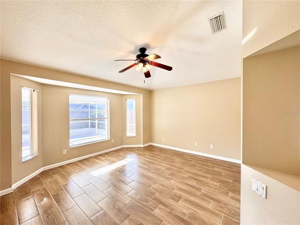 В аренду: $2,150 (3 спален, 2 ванн, 1317 Квадратных фут)