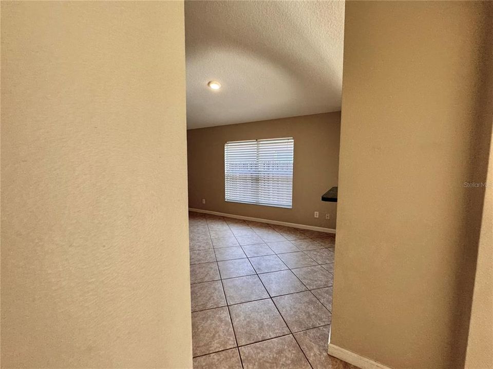 В аренду: $2,150 (3 спален, 2 ванн, 1317 Квадратных фут)