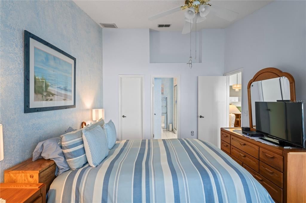 En Venta: $234,900 (2 camas, 2 baños, 1070 Pies cuadrados)