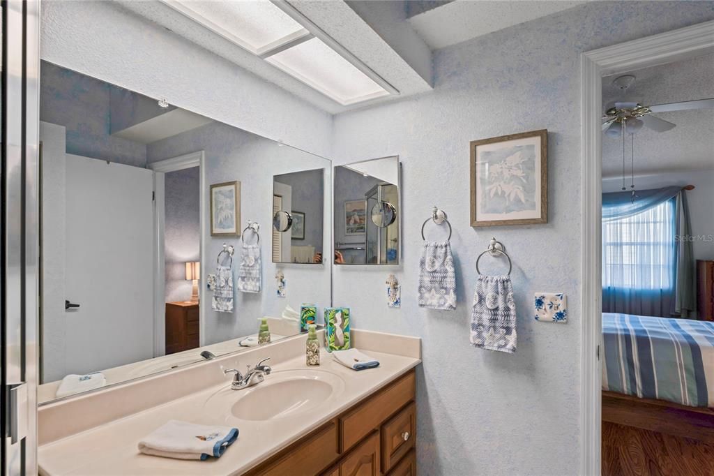 En Venta: $234,900 (2 camas, 2 baños, 1070 Pies cuadrados)