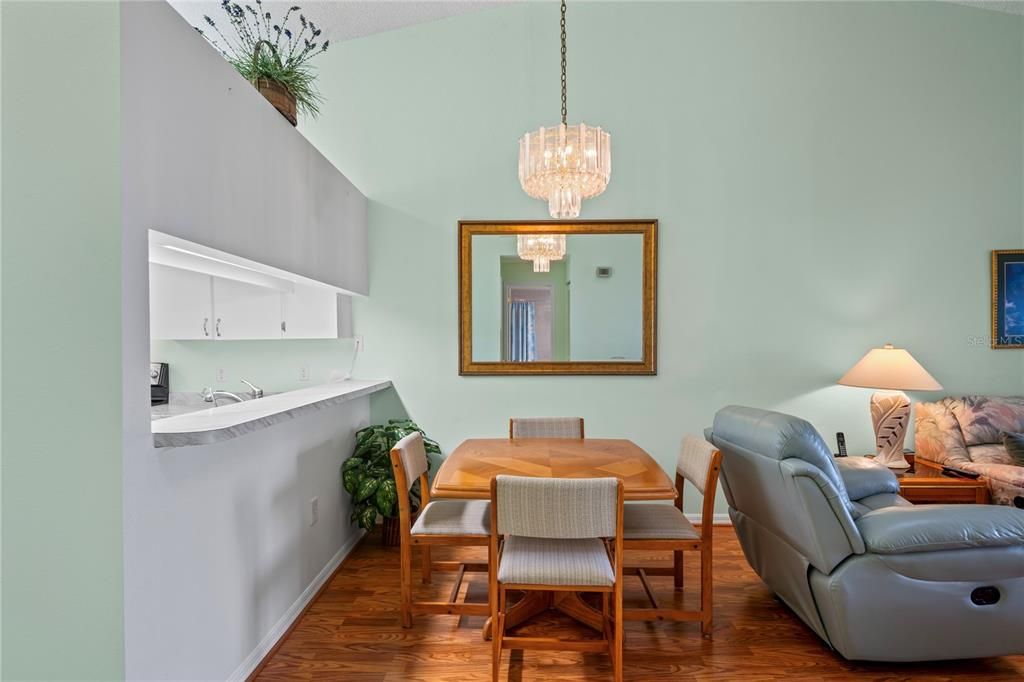 En Venta: $234,900 (2 camas, 2 baños, 1070 Pies cuadrados)