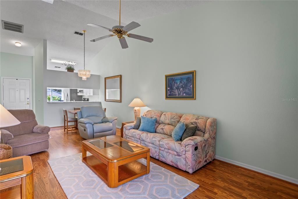 En Venta: $234,900 (2 camas, 2 baños, 1070 Pies cuadrados)