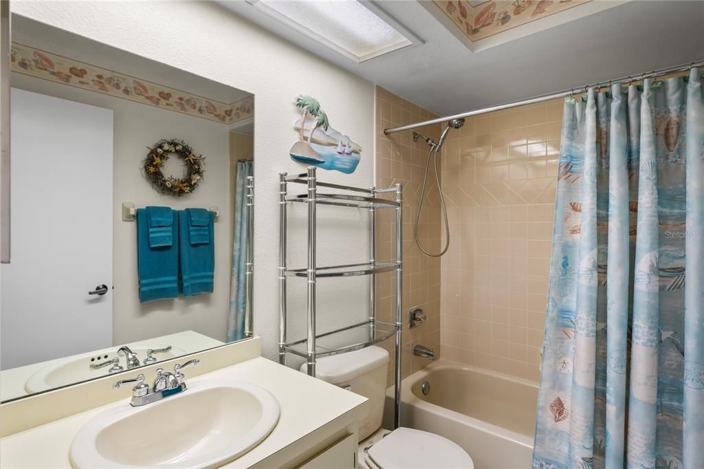 En Venta: $234,900 (2 camas, 2 baños, 1070 Pies cuadrados)