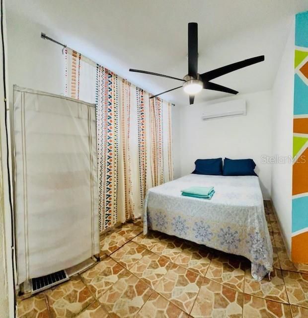 На продажу: $299,777 (5 спален, 4 ванн, 1542 Квадратных фут)