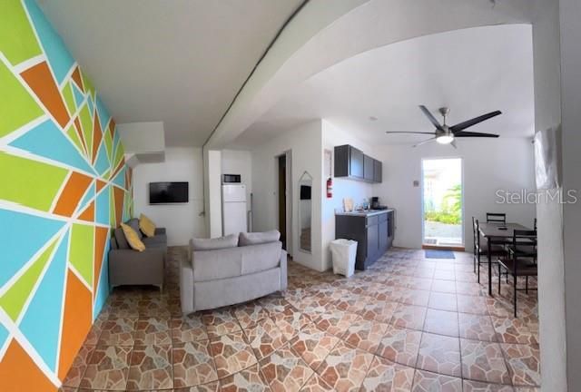 На продажу: $299,777 (5 спален, 4 ванн, 1542 Квадратных фут)