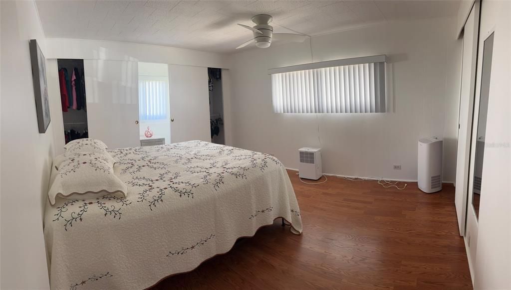 Active With Contract: $140,000 (2 beds, 1 baths, 1032 Square Feet)