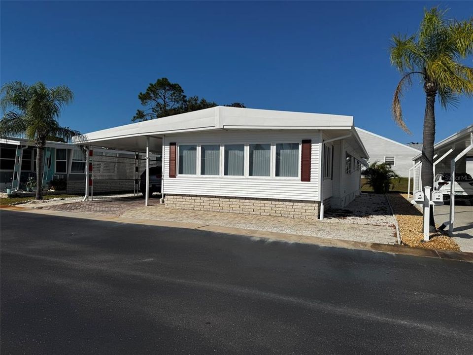 Active With Contract: $140,000 (2 beds, 1 baths, 1032 Square Feet)