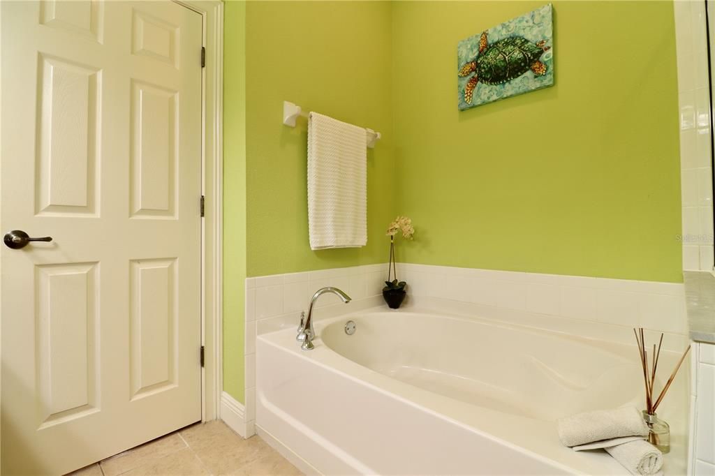 На продажу: $449,000 (3 спален, 3 ванн, 2215 Квадратных фут)