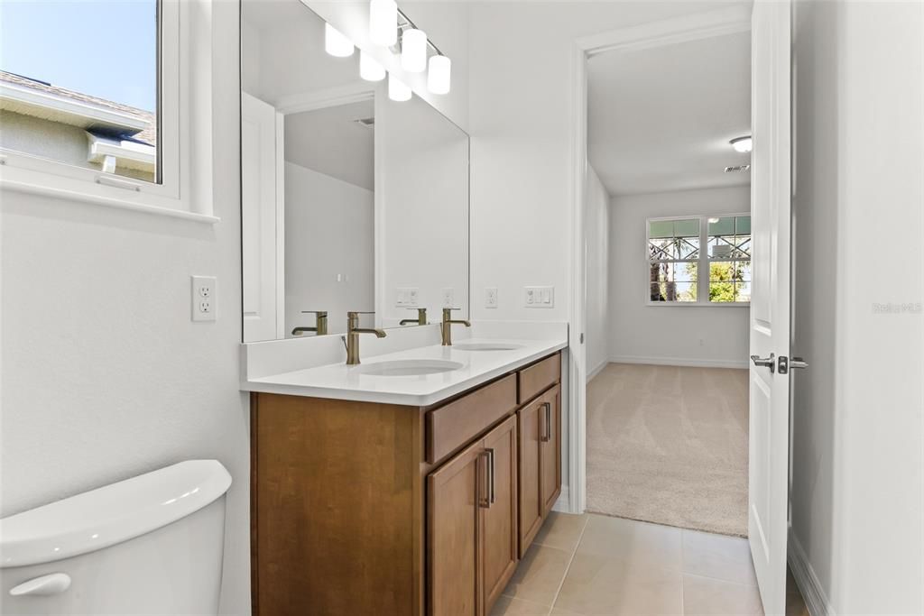 En Venta: $559,900 (3 camas, 3 baños, 2289 Pies cuadrados)