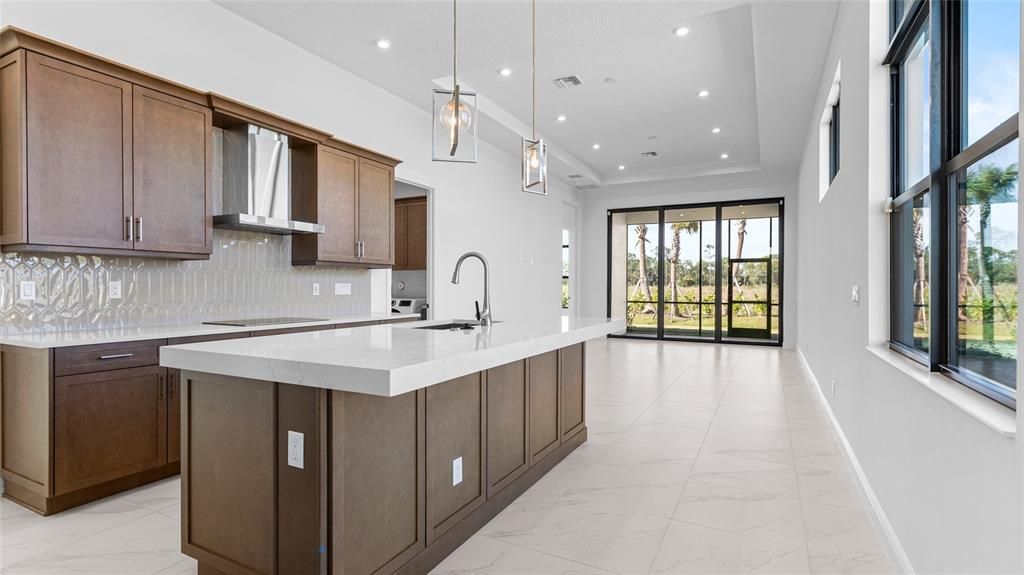 En Venta: $559,900 (3 camas, 3 baños, 2289 Pies cuadrados)