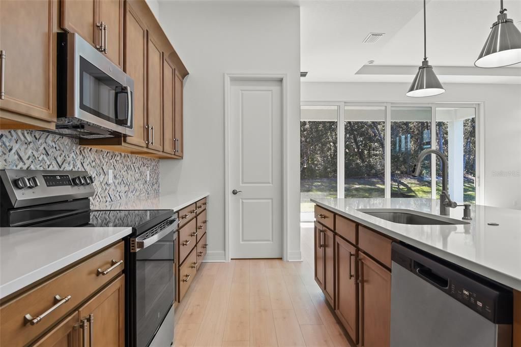 En Venta: $559,900 (3 camas, 3 baños, 2289 Pies cuadrados)